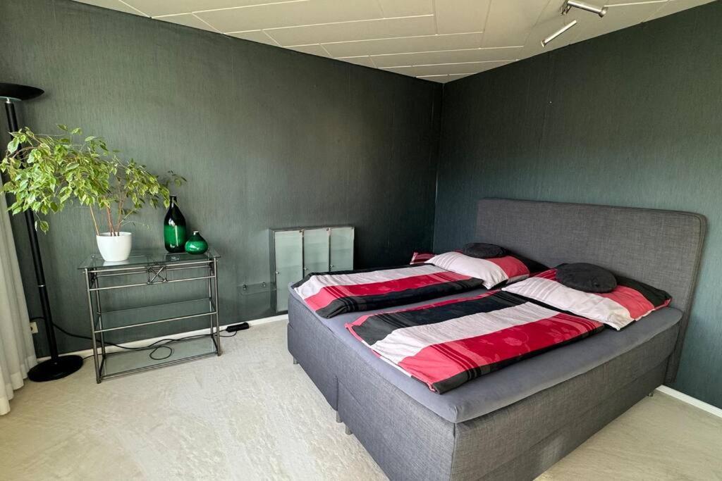 Monikas Home - Gemuetliche 3-Zimmer-Wohnung Im Herzen Von Беблінген Екстер'єр фото